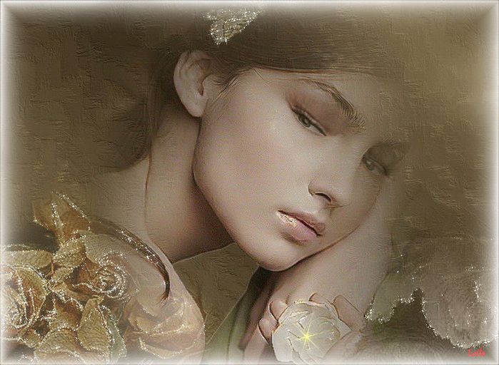 ДЕВУШКА С РОЗОЙ