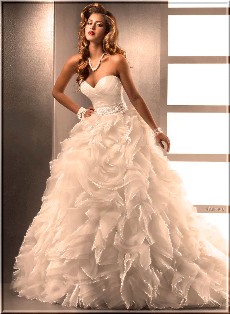 ДЕВУШКА В БЕЛОМ