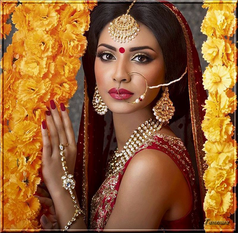 ДЕВУШКА ИЗ ИНДИИ