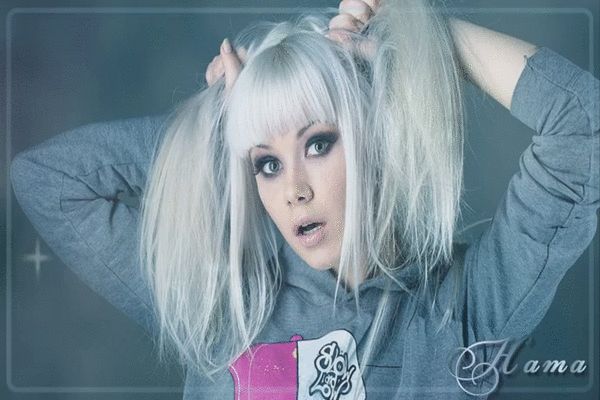 А вот и я )) Девушка блондинка